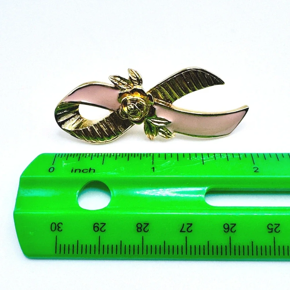 Avon Pink Ribbon Brooch Gold Tone‎ Rose Floral Enamel Breast Cancer Awareness